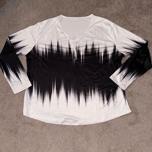 Plus Size Abstract print Top!